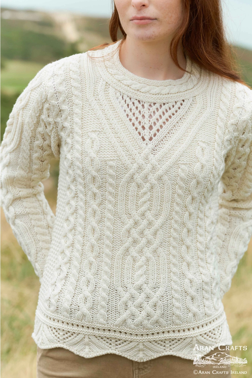 Sweater med bølget blonde🤍 - Billede 2